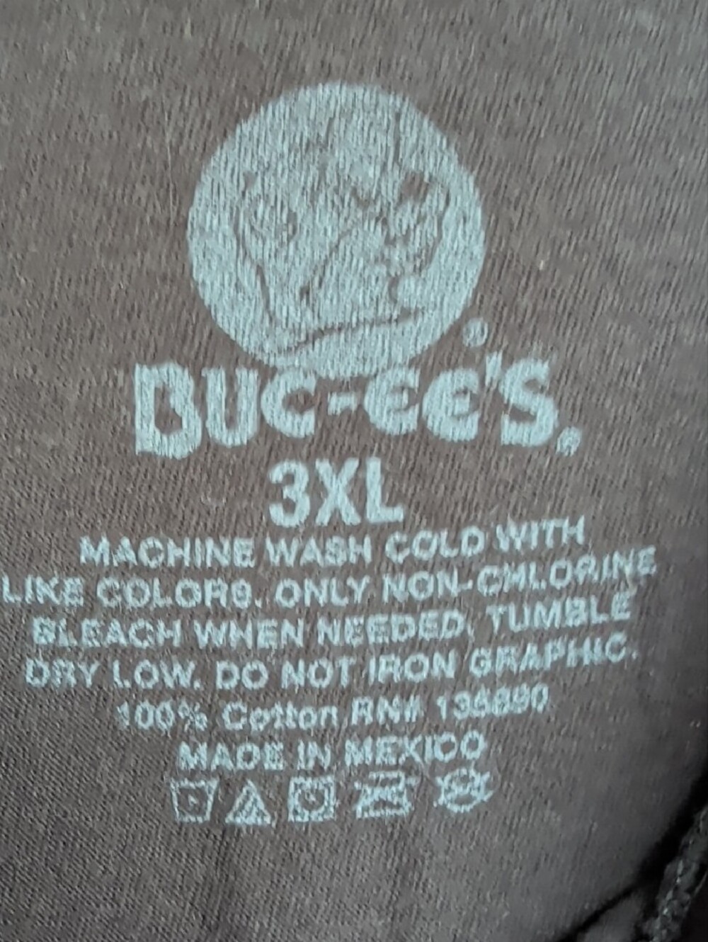 Buc-ee's The Beaver Black Graphic Short Sleeve Tee Vacation Weekend Wear - Picture 3 of 4